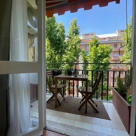 Casa Ele - A Stone's Throw From The Metro *