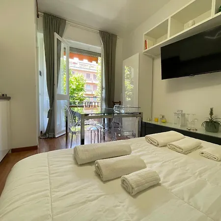 A Stone's Throw From The Metro Milan