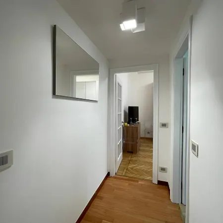 A Stone's Throw From The Metro Apartment